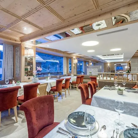 威胜塔尔酒店 4*